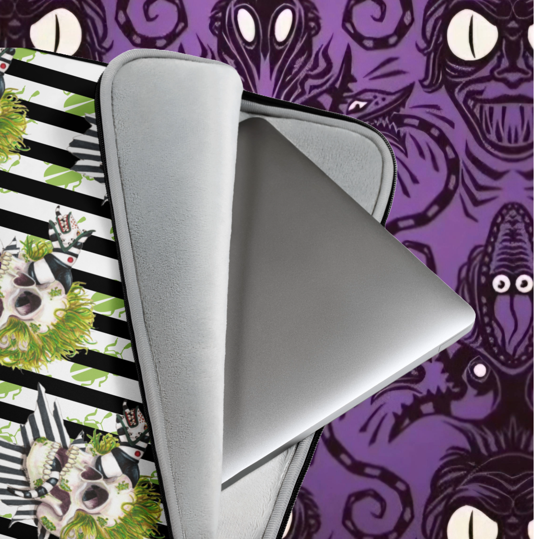 Beetle skull Laptop Sleeve