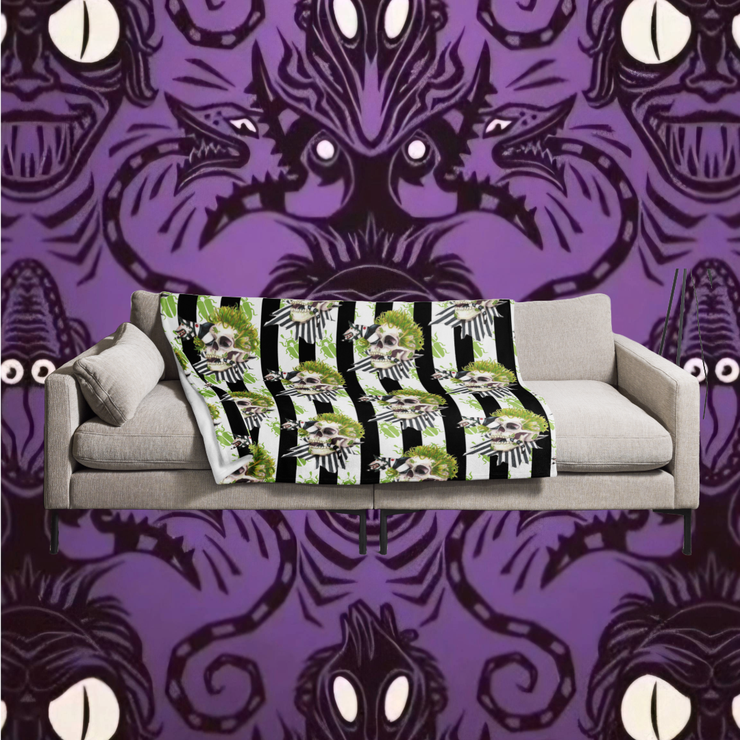 Beetle skull Throw Blanket