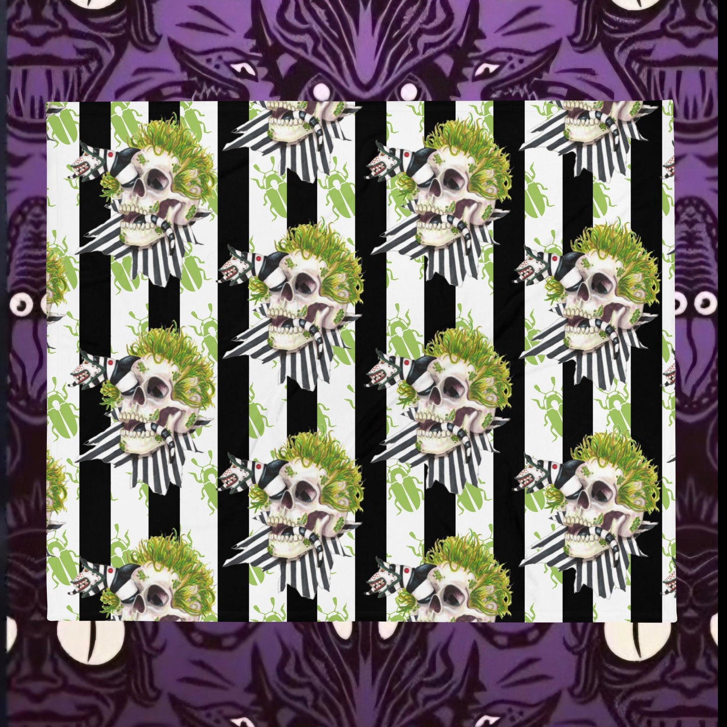 Beetle skull Throw Blanket